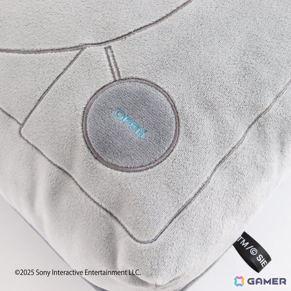 初代プレイステーション型のクッションと「ASTRO BOT」からアストロのクリーナーチャームが発売！の画像3