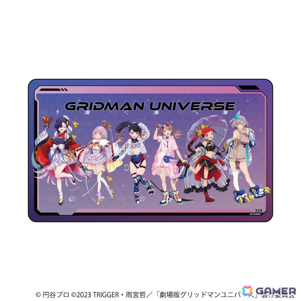 「グリッドマン ユニバース」六花やアカネ、夢芽たちがバーチャルライバー風の衣装で登場！新作グッズ満載のポップアップショップが12月24日より池袋で開催の画像17