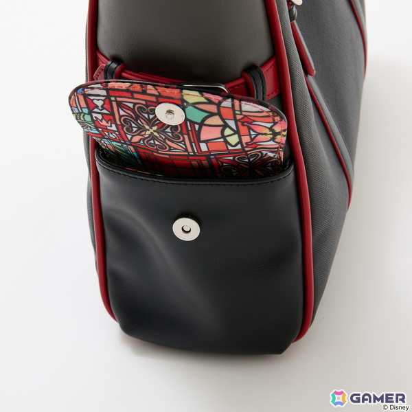 「キングダム ハーツ」シリーズよりソラとロクサスの衣装や繋がりを繊細に織り込んだアウター、トートバッグ、バッグチャームが登場！の画像