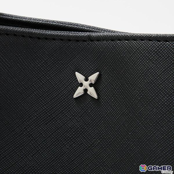 「キングダム ハーツ」シリーズよりソラとロクサスの衣装や繋がりを繊細に織り込んだアウター、トートバッグ、バッグチャームが登場！の画像