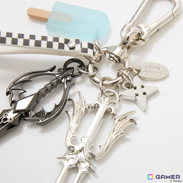 キングダム ハーツ」シリーズよりソラとロクサスの衣装や繋がりを繊細