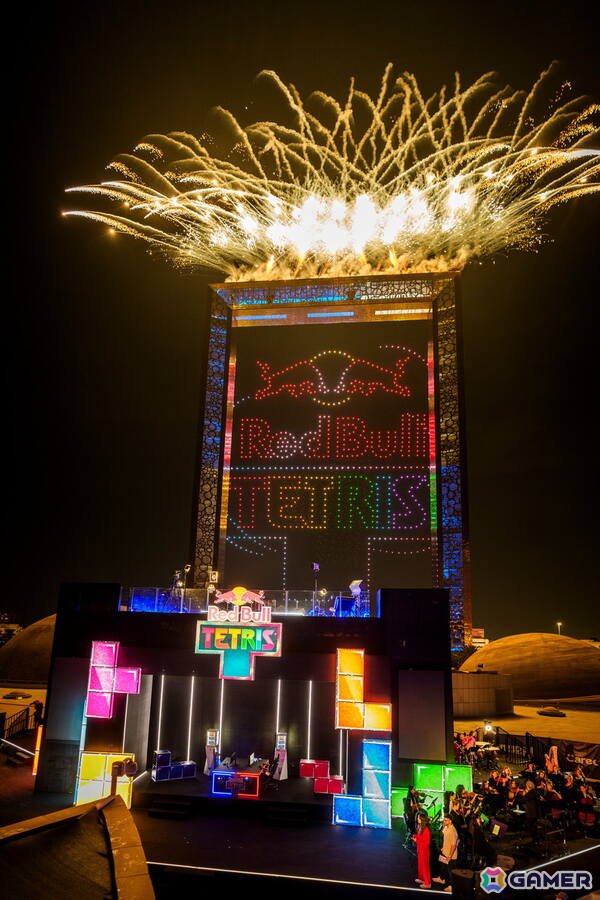 ドバイ・フレームが2,000機以上のドローンでゲーム画面に！世界初の空中テトリス公式戦「Red Bull Tetris World Final」の公式レポートが到着の画像7