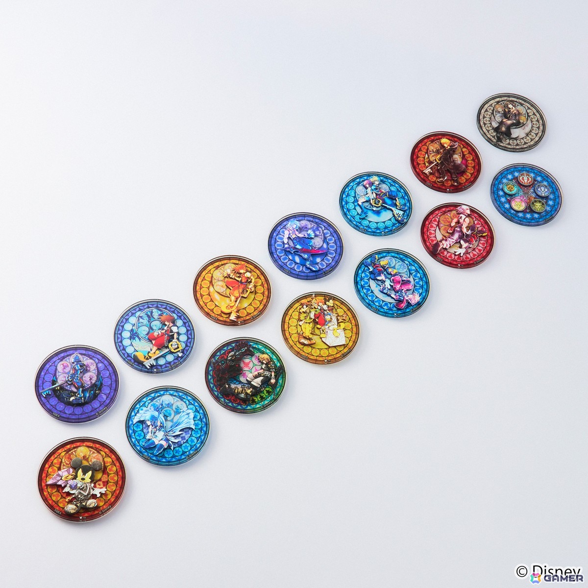 キングダム ハーツ」シリーズよりロゴデザインのアルミマグネットや