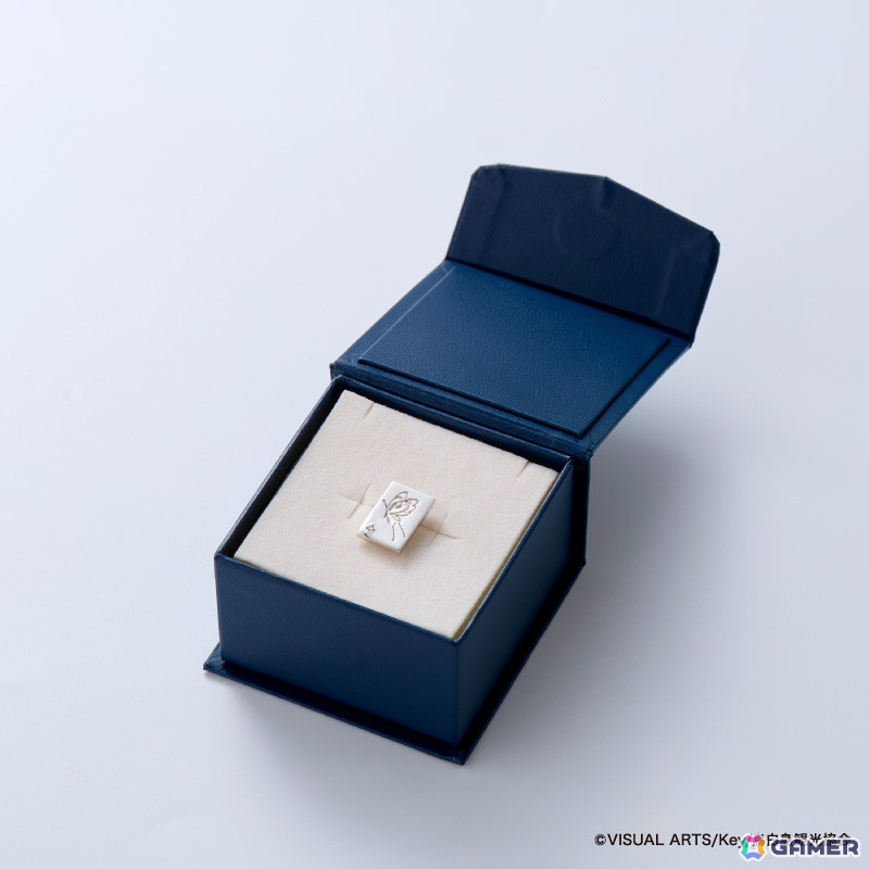 TVアニメ「Summer Pockets」七影蝶モチーフのカフス＆ピンズが登場――ジュエリーメーカーの職人が一点ずつ丁寧に仕上げの画像