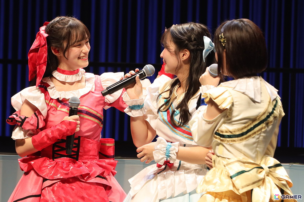 葵あずささん、藤本侑里さん、橘杏咲さんが計14曲を熱唱したプリン