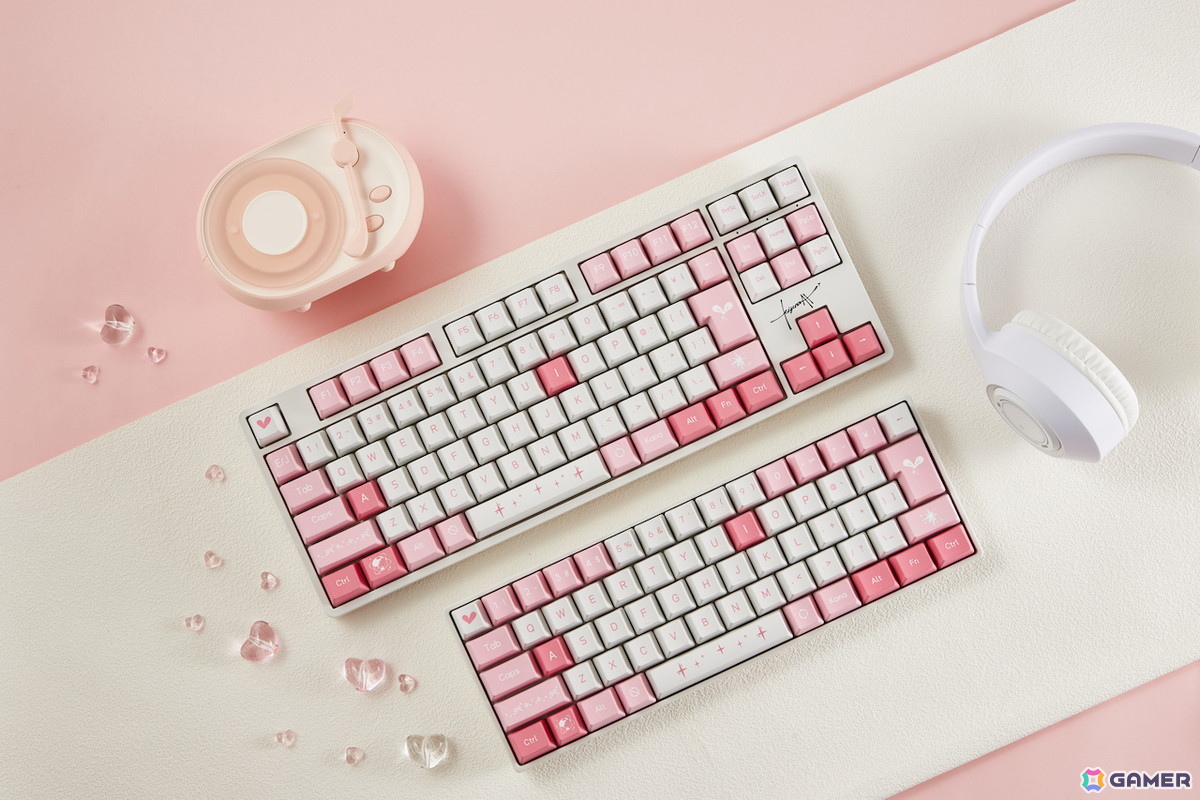 KizunaAIさんの世界観を表現した初のコラボゲーミングキーボードが予約受付開始！アイコンやモチーフを随所に配置し、“ピンク×ホワイト”を基調とした爽やかな配色にの画像