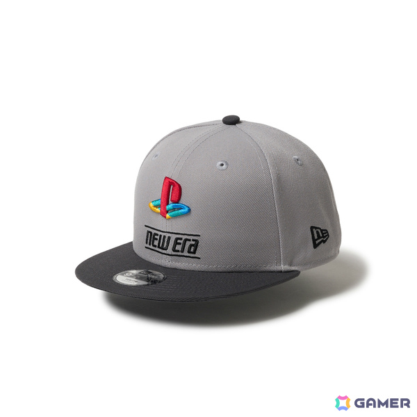 PlayStationとニューエラの初となるコラボコレクションが2026年1月8日に発売!ロゴや△〇×□マークがデザインされたアパレルやバッグなどを展開の画像
