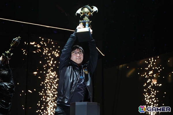 「シャドバWB」初の国際大会「Shadowverse World Grand Prix 2025」Grand Finalsが開催！優勝賞金1億円を手にした初代王者はDFM | ユーリ選手にの画像5
