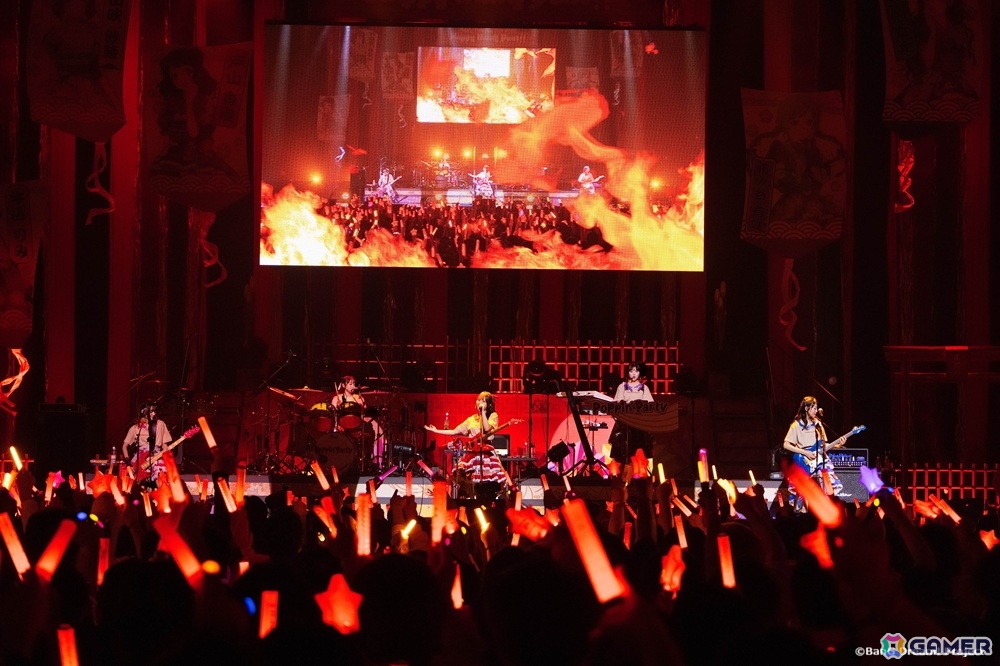 Poppin'Party New Year LIVE「Happy BanG Year!!」が開催!すごろくのお題に沿った楽曲を演奏、Roselia「FIRE BIRD」のカバーもの画像