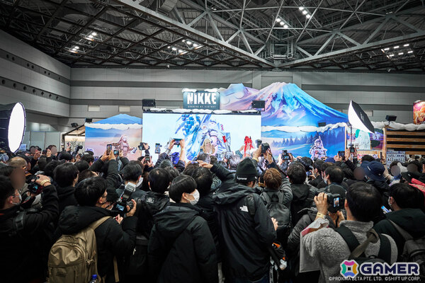 「勝利の女神：NIKKE」コミケ107のレポートが公開！物販やディレクター ユ・ヒュンソク氏の来日、“痛バッグ”の展示など多彩な企画で大盛況の画像3