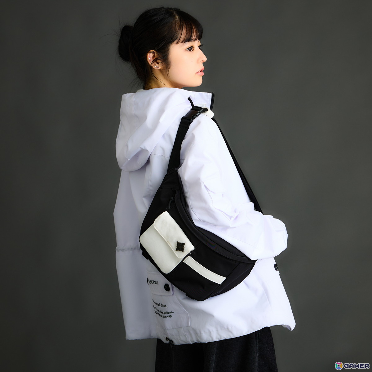 「HUNDRED LINE -最終防衛学園-」澄野拓海モデルのボディバッグ＆蒼月衛人モデルのアウター2種がSuperGroupiesより登場！の画像13