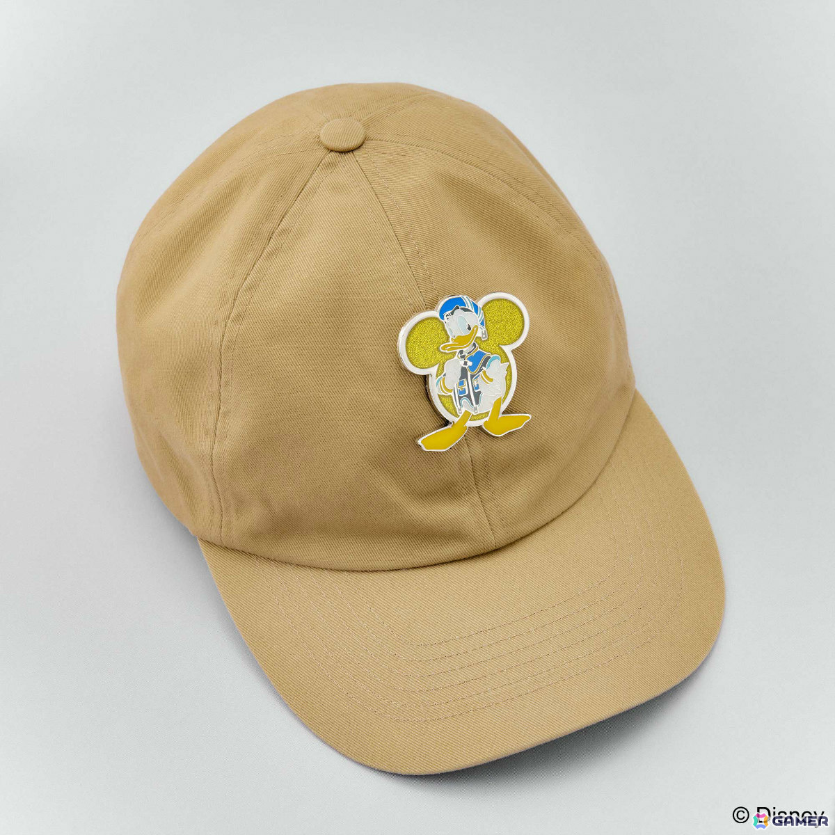 「キングダム ハーツ ステーショナリー」キーブレードのチャーム付き名刺ケースやステンドグラスの美麗イラストが映える下敷きなどが登場！の画像