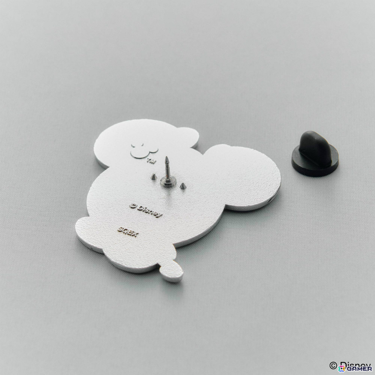 「キングダム ハーツ ステーショナリー」キーブレードのチャーム付き名刺ケースやステンドグラスの美麗イラストが映える下敷きなどが登場！の画像