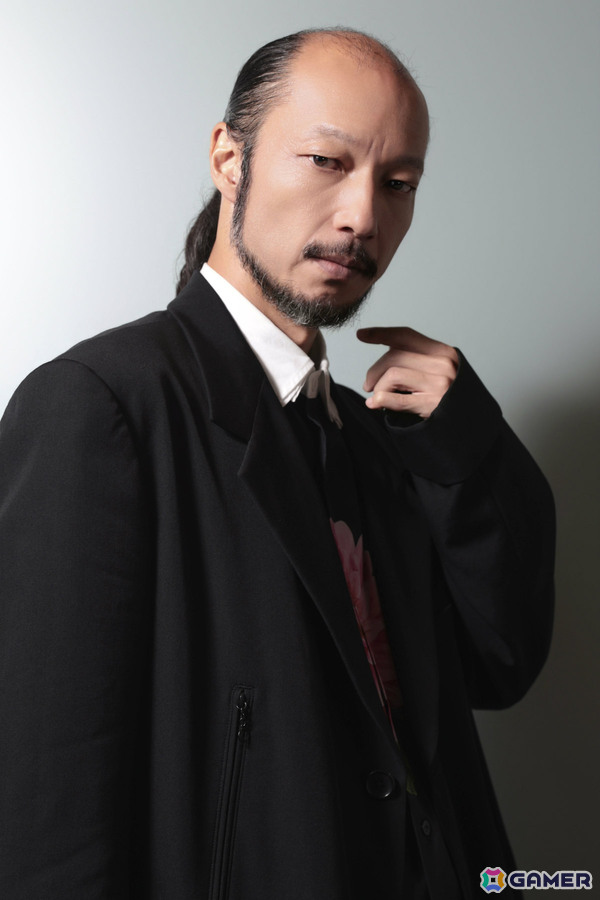 PS Plusの新CM「出会いの数だけ、心がうごく。」が公開！映画「8番出口」で“おじさん”を演じた河内大和さんが“無表情な男”として出演の画像2