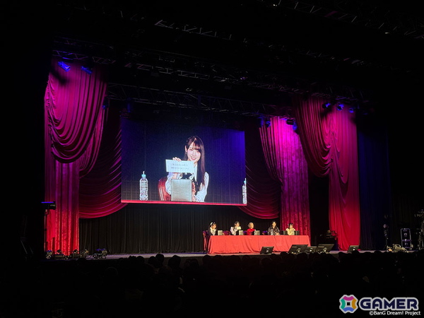 ライブの厳かさとは違う笑いの絶えないイベントに！Ave Mujicaによるトークイベント「UNMASQUERADE」東京公演をレポートの画像3