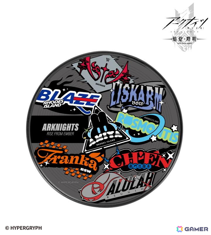 アニメ「アークナイツ【焔燼曙明/RISE FROM EMBER】」×「ROUND1」のコラボアイテムが受注販売中!アーミヤ、ブレイズらが描き下ろしイラストで登場の画像