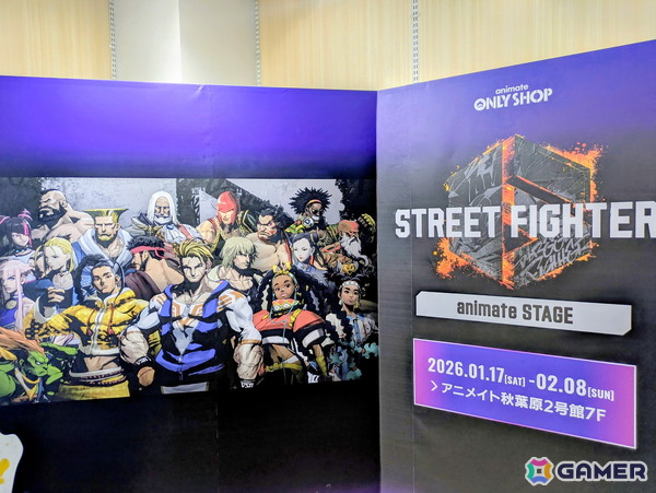 「スト6」オンリーショップレポート：ゲームフェイス機能を模したフォトスポットでは壁面に各ファイターの表情一覧が掲示！角度によってはイラストが変化の画像1