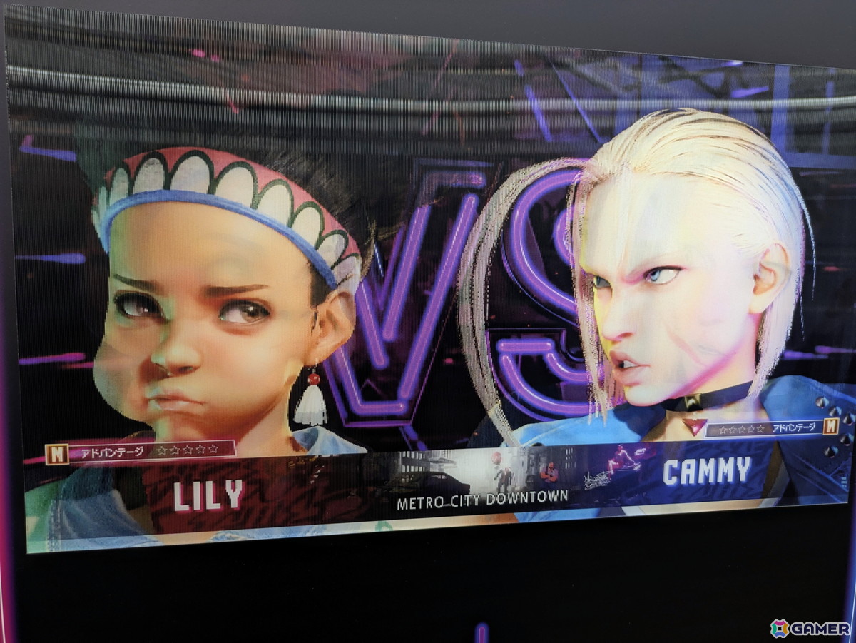 「スト6」オンリーショップレポート：ゲームフェイス機能を模したフォトスポットでは壁面に各ファイターの表情一覧が掲示！角度によってはイラストが変化の画像9