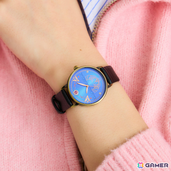 NIJISANJI EN所属ユニット・KrisisとSuperGroupiesのコラボグッズが登場！3人をモチーフにしたバッグや腕時計など全13種がラインナップの画像