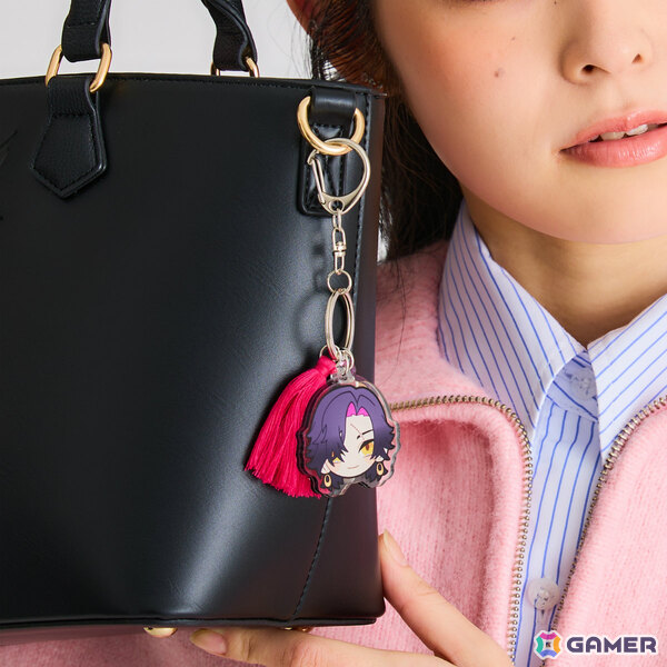 NIJISANJI EN所属ユニット・KrisisとSuperGroupiesのコラボグッズが登場！3人をモチーフにしたバッグや腕時計など全13種がラインナップの画像