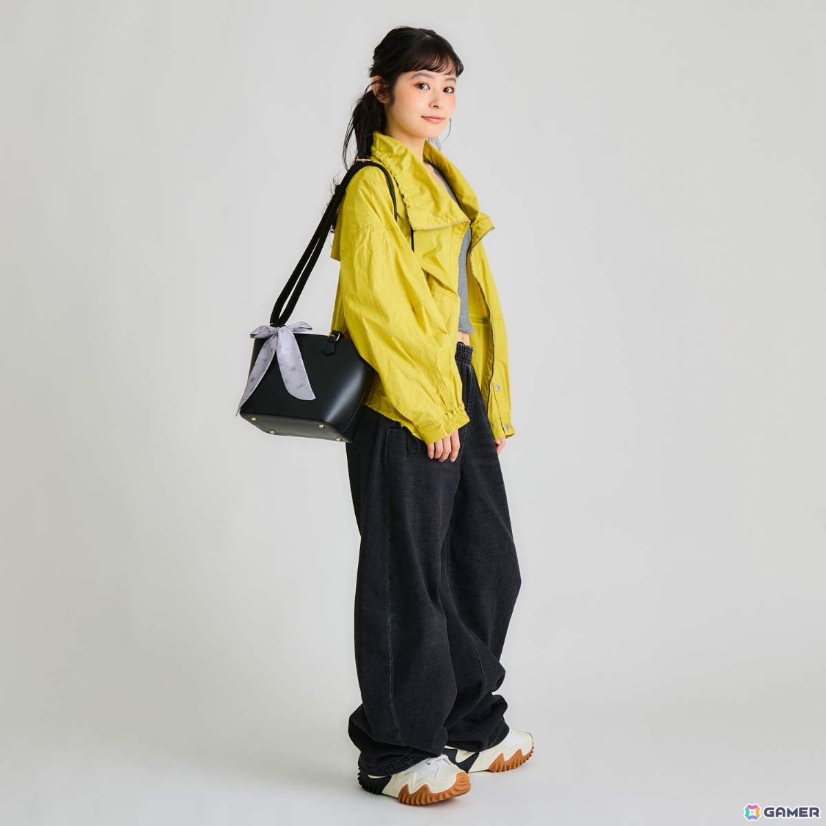NIJISANJI EN所属ユニット・KrisisとSuperGroupiesのコラボグッズが登場！3人をモチーフにしたバッグや腕時計など全13種がラインナップの画像29