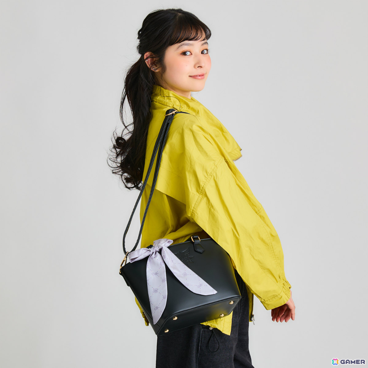 NIJISANJI EN所属ユニット・KrisisとSuperGroupiesのコラボグッズが登場！3人をモチーフにしたバッグや腕時計など全13種がラインナップの画像30