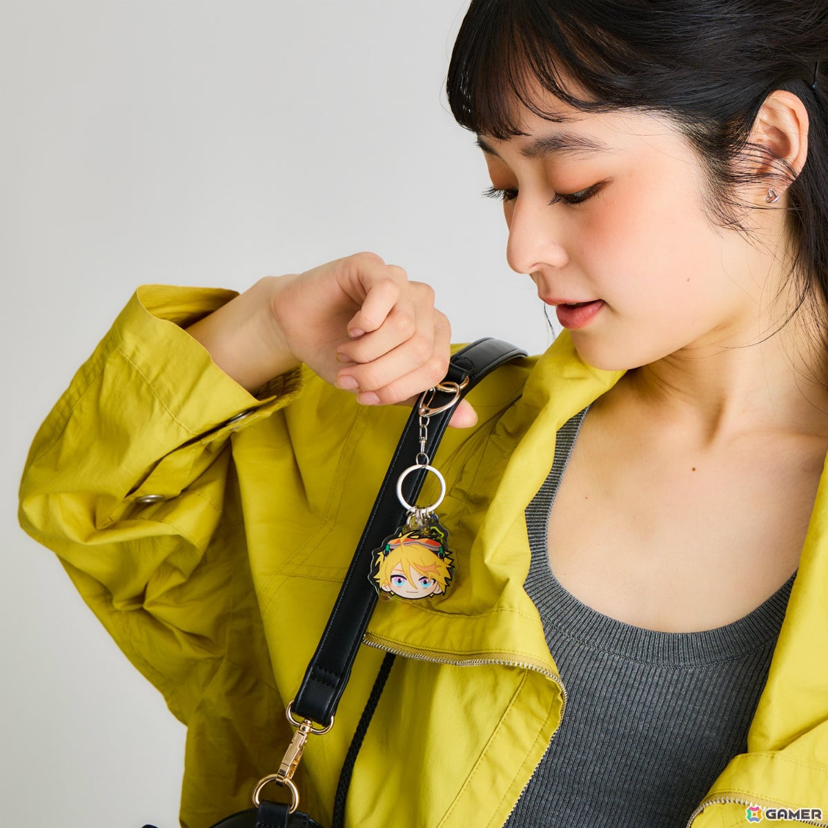 NIJISANJI EN所属ユニット・KrisisとSuperGroupiesのコラボグッズが登場！3人をモチーフにしたバッグや腕時計など全13種がラインナップの画像54