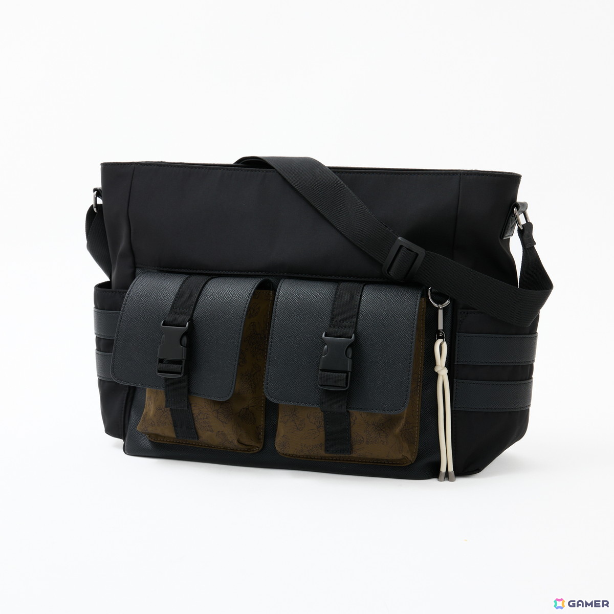 「Ghost of Yōtei」とコラボした腕時計、アウター、ショルダーバッグがSuperGroupiesより登場！予約受付は2月16日までの画像