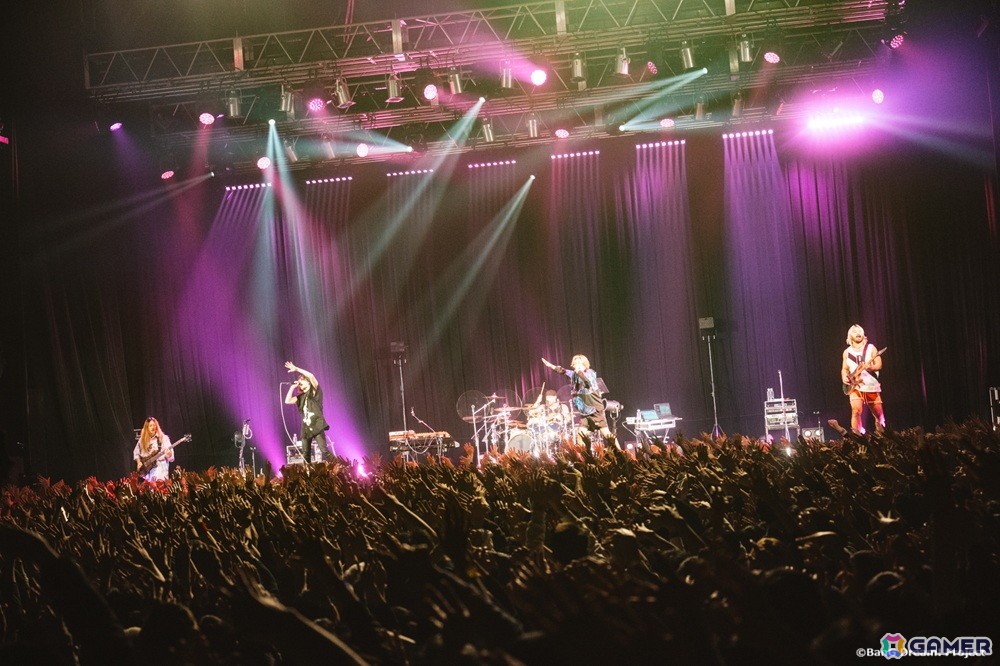 約4年ぶりとなるRAISE A SUILEN×Fear, and Loathing in Las Vegasツーマンライブ「Drown Out the Noise」が開催!の画像