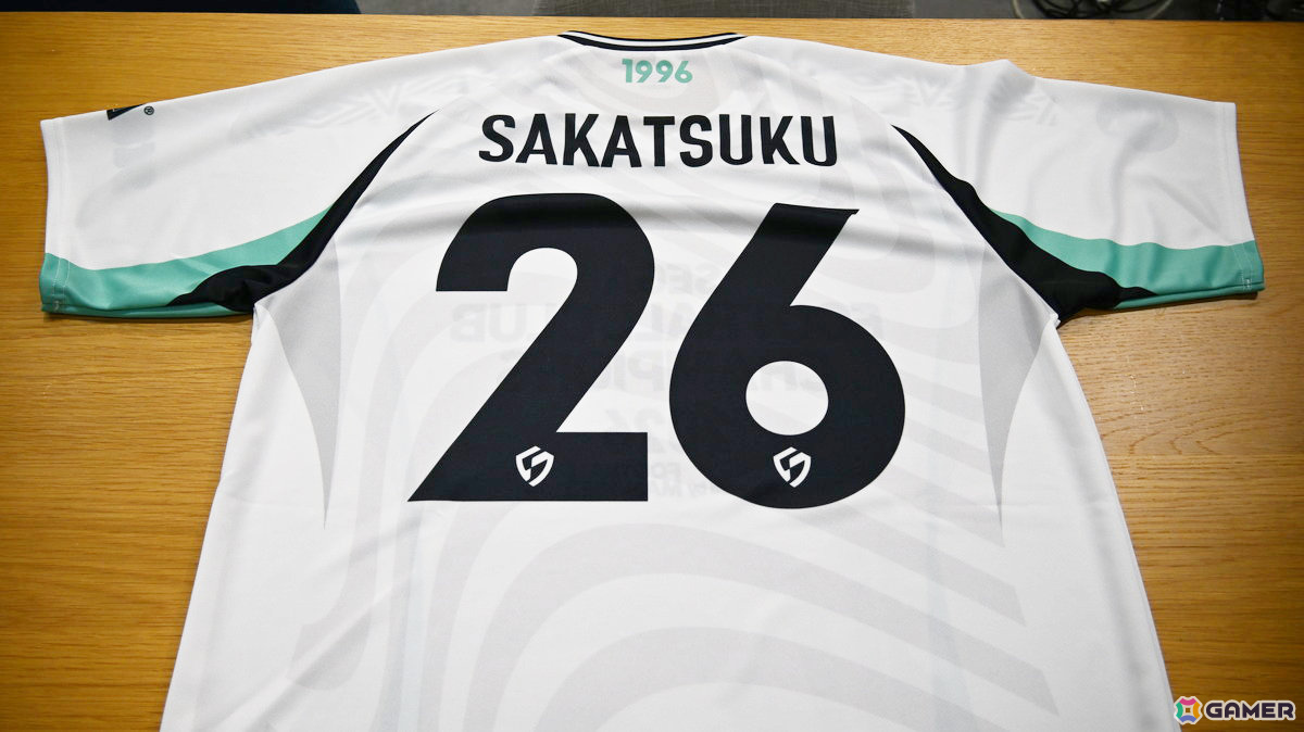 「プロサッカークラブをつくろう！2026」配信開始に合わせてメディアキットが到着！初代パッケージやユニフォームなど「サカつく」らしいアイテムにの画像