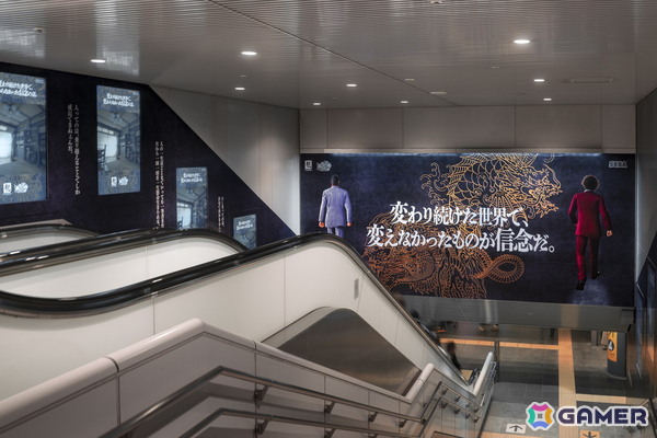 「龍が如く」の20周年を記念した屋外広告が2月1日まで田園都市線・渋谷駅にて掲出！「龍が如く」20周年コンセプトムービーをベースにした内容にの画像1