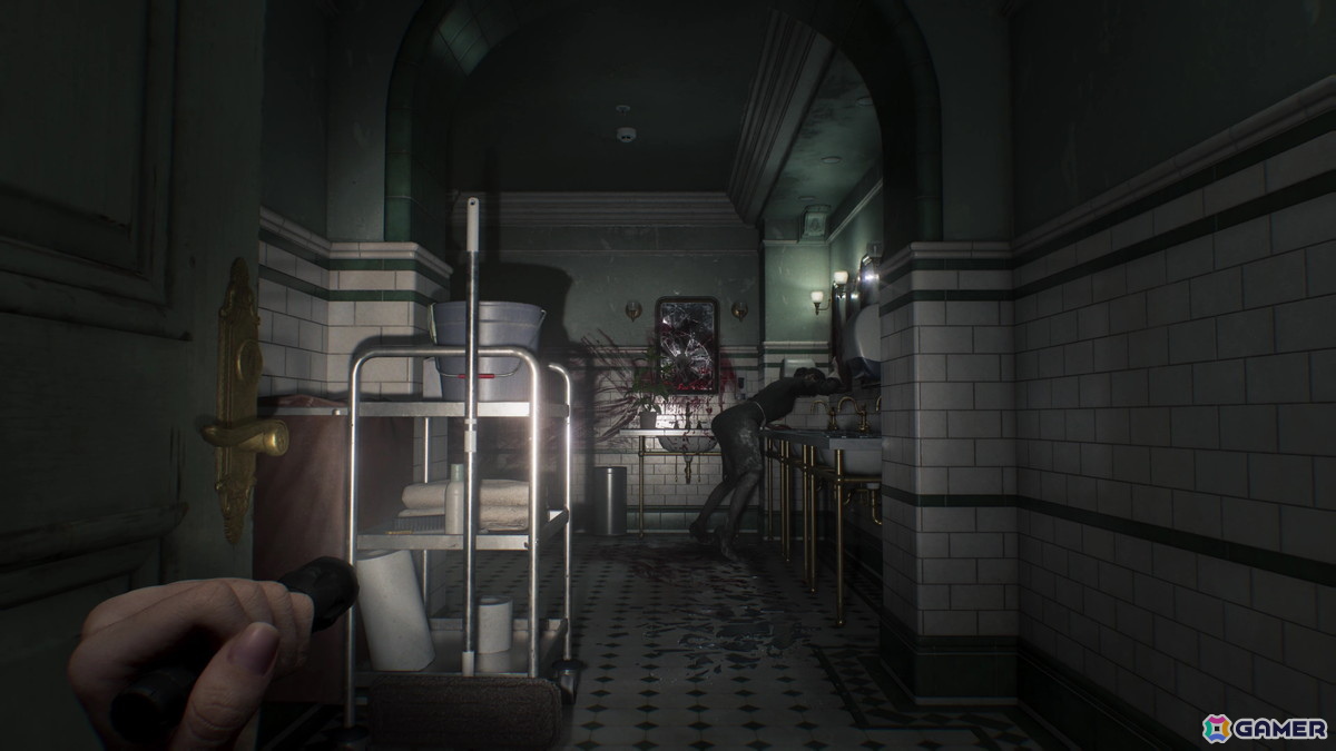 「バイオハザード レクイエム」恐怖に満ちた空間で謎を解き明かしていくグレースパート＆鬱憤を晴らすように銃器や体術でゾンビたちを蹴散らすレオンパートをプレイ！の画像