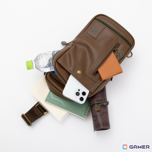 「世界樹の迷宮」ゲーム画面を彷彿とさせる格子模様＆世界樹が落とし込まれた腕時計やボディバッグ、マップのメモなどに最適な文具セットがSuperGroupiesより登場！の画像