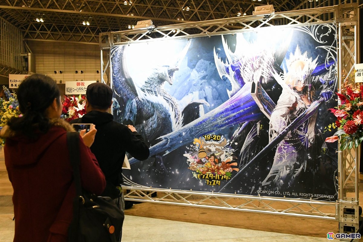 レ・ダウやラギアクルスも住まい探しにはSUUMOを利用？「モンスターハンター」コラボの駅広告が2月2日より展開の画像