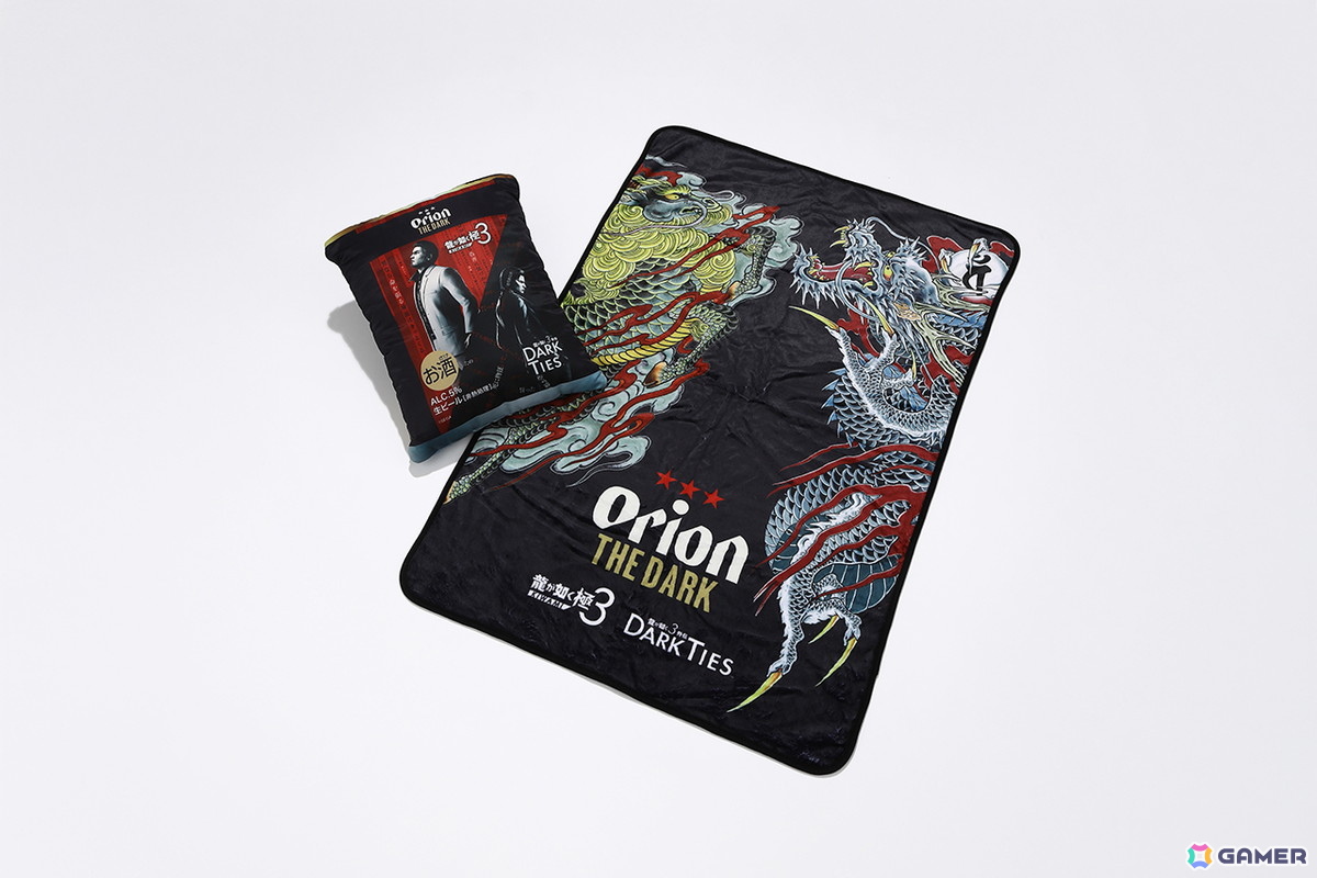 「龍が如く 極3 / 龍が如く3外伝 Dark Ties」とオリオン ザ・ダークのコラボ缶＆グッズが発売決定！ステッカーやTシャツ、クッションブランケットもラインナップの画像