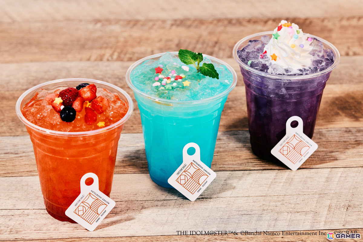 （左から）1年1組のフルーツビタミンドリンク／1年2組のジュエルゼリーソーダ／3年1組のルミナスピーチスカッシュ