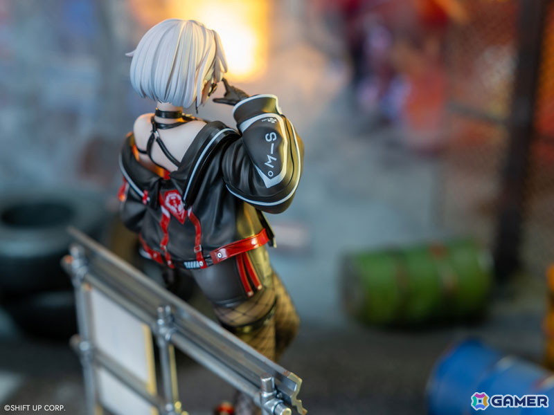 「勝利の女神:NIKKE」メティス部隊の自称・ヴィラン「ドレイク」がヴィランレーサー衣装で登場!あみあみ限定特典としてA2クリアポスターも付属の画像