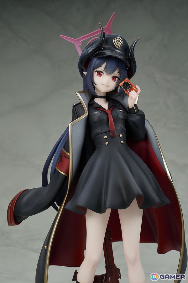 「ブルアカ」よりチアキが1/7スケールフィギュアとなって登場！カメラを片手にふと見せる柔らかな微笑みや立ち姿を表現の画像3