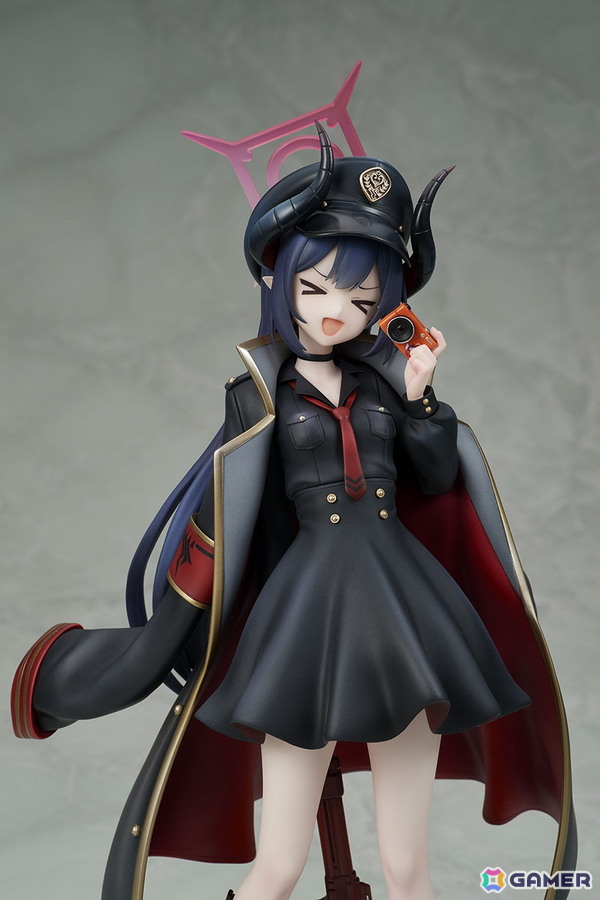 「ブルアカ」よりチアキが1/7スケールフィギュアとなって登場！カメラを片手にふと見せる柔らかな微笑みや立ち姿を表現の画像4