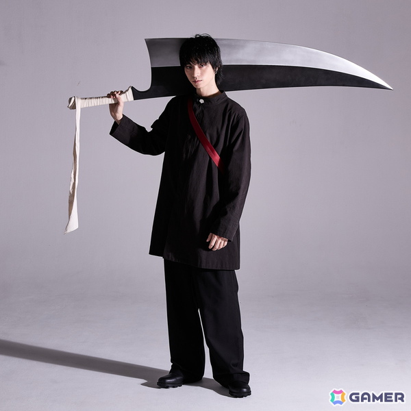 アニメ「BLEACH 千年血戦篇」黒崎一護と平子真子をイメージしたアウターやバッグなど4アイテムが登場!斬月を使用した特別写真も公開の画像