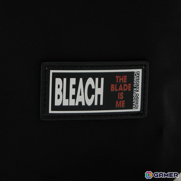 アニメ「BLEACH 千年血戦篇」黒崎一護と平子真子をイメージしたアウターやバッグなど4アイテムが登場!斬月を使用した特別写真も公開の画像