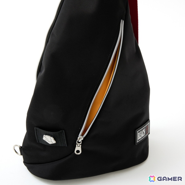 アニメ「BLEACH 千年血戦篇」黒崎一護と平子真子をイメージしたアウターやバッグなど4アイテムが登場!斬月を使用した特別写真も公開の画像