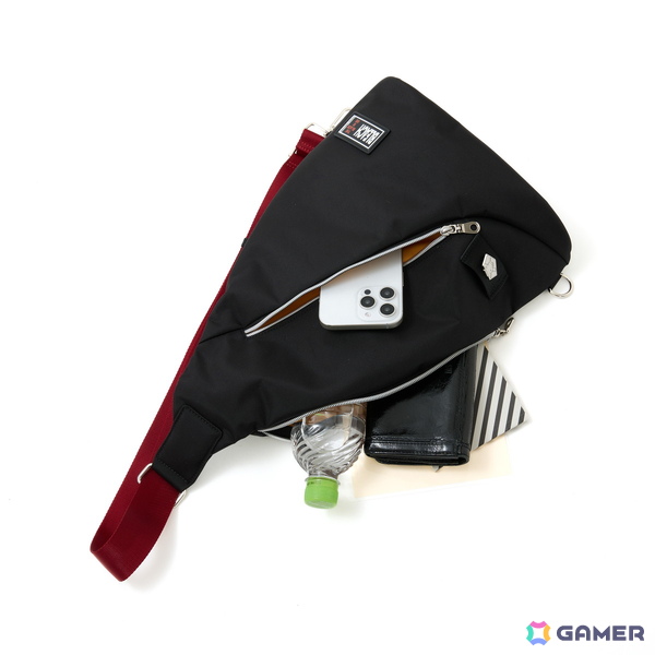 アニメ「BLEACH 千年血戦篇」黒崎一護と平子真子をイメージしたアウターやバッグなど4アイテムが登場!斬月を使用した特別写真も公開の画像