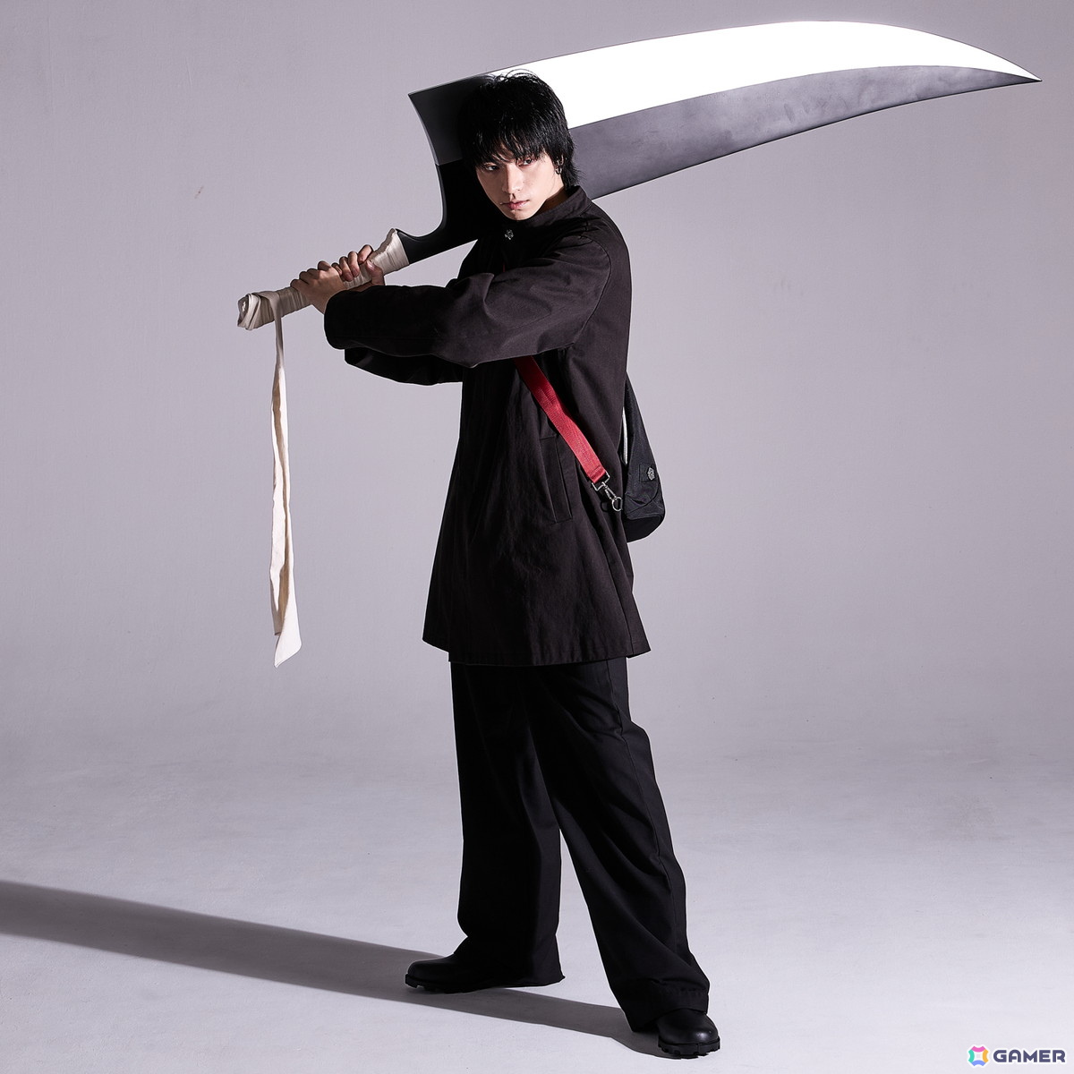 アニメ「BLEACH 千年血戦篇」黒崎一護と平子真子をイメージしたアウターやバッグなど4アイテムが登場！斬月を使用した特別写真も公開の画像32