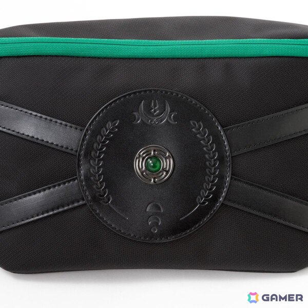 「Hades II」冥界の王女・メリノエを細部まで表現した腕時計、ブルゾン、ボディバッグが登場！の画像