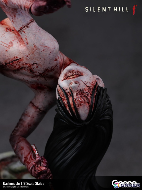 「SILENT HILL f」プレイヤーを追い詰めるバケモノ・カシマシが1/6スケールスタチューとして登場！台座も1960年代の日本の田舎町・戎が丘の路地裏をモチーフにの画像11