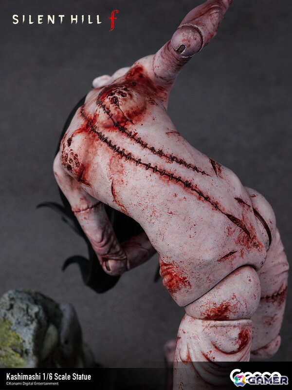 「SILENT HILL f」プレイヤーを追い詰めるバケモノ・カシマシが1/6スケールスタチューとして登場！台座も1960年代の日本の田舎町・戎が丘の路地裏をモチーフにの画像15