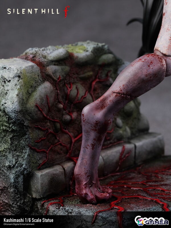 「SILENT HILL f」プレイヤーを追い詰めるバケモノ・カシマシが1/6スケールスタチューとして登場！台座も1960年代の日本の田舎町・戎が丘の路地裏をモチーフにの画像25