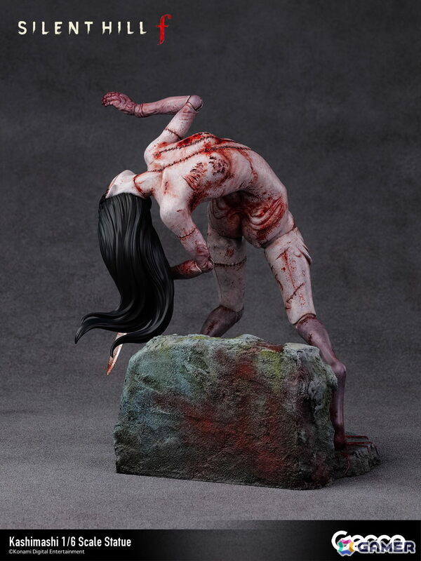「SILENT HILL f」プレイヤーを追い詰めるバケモノ・カシマシが1/6スケールスタチューとして登場！台座も1960年代の日本の田舎町・戎が丘の路地裏をモチーフにの画像6