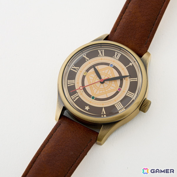 アニメ「ライザのアトリエ」よりライザの装いと冒険の記憶が詰め込まれ